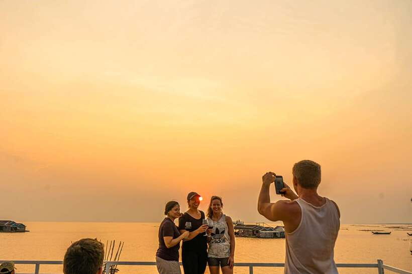 Siem Reap: Floating Village and Sunset Private Boat Tour - Through the Floating Fishing Villages