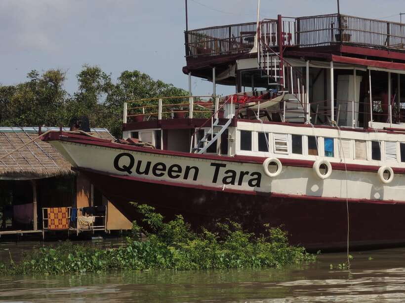 Siem Reap: Floating Village Half-Day Tour - The crocodile and fish farm stop