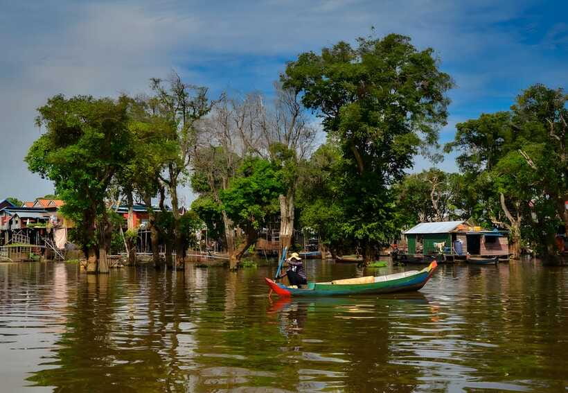 Siem Reap: Floating Village, Kampong Phluk Private Tour - The monks’ training school and painted pergola