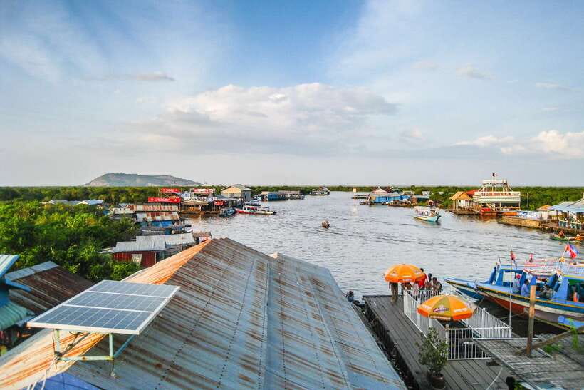 Siem Reap: Floating Village Tour - A break aboard the Queen Tara