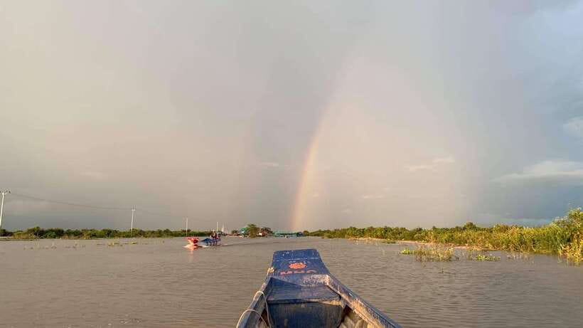 Siem Reap Floating Village Tour, Kompong Phluk Tour - The mangrove forest requires a separate small boat