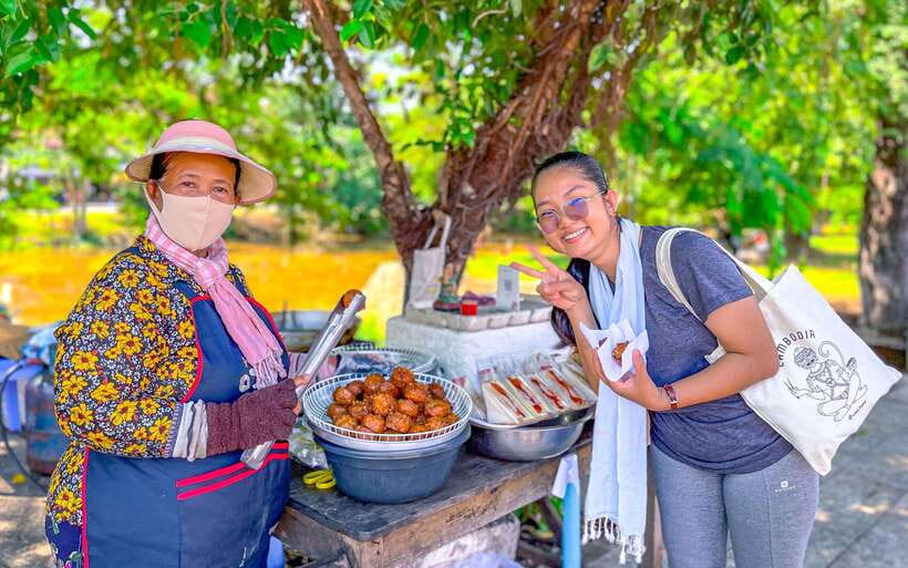 Siem Reap: FREE Market & Local Temple Tour - Heat breaks, water, and the final stop
