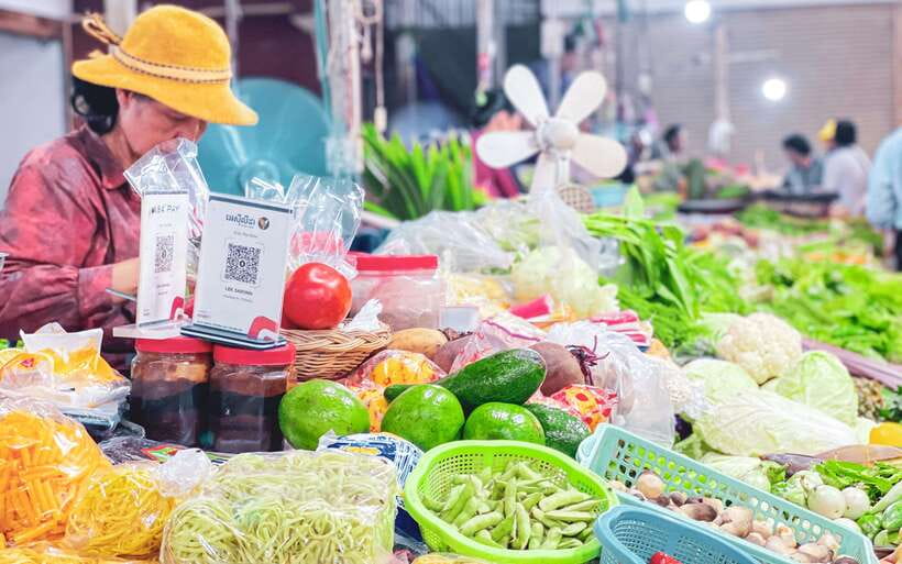Siem Reap: FREE Market & Local Temple Tour - A market shaped by 30 years of daily life