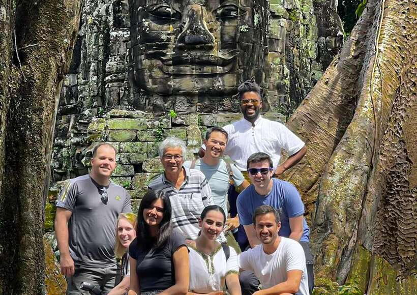 Siem Reap: Full-Day Angkor Wat Guided Tour with Sunset - Phnom Bakheng sunset: a strong finish with limits