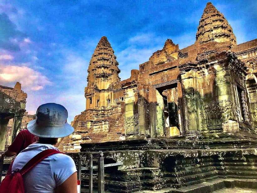 Siem Reap: Full Day Angkor Wat Temple Tour with Sunset - The guide, vehicle, and comfort details