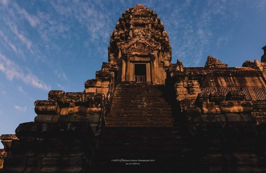 Siem Reap: Full Day Angkor Wat Temple Tour with Sunset - Bayon’s smiling stone faces