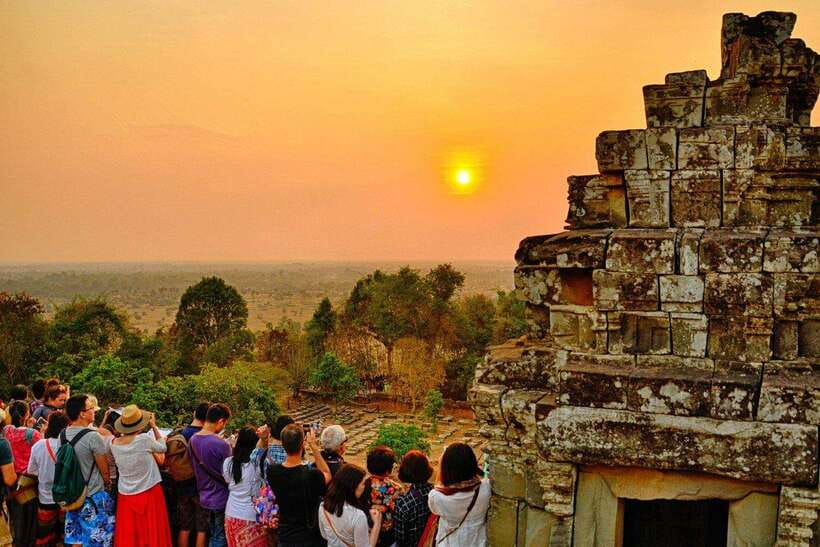 Siem Reap: Full Day Angkor Wat Temple Tour with Sunset - Starting the day at 9am in Siem Reap