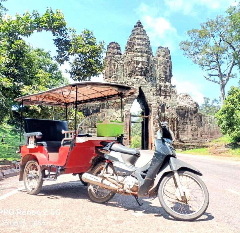 Siem Reap: Grand Circle Temples Tour With Private Tuk-Tuk - The sunrise version adds Angkor Wat before the circuit
