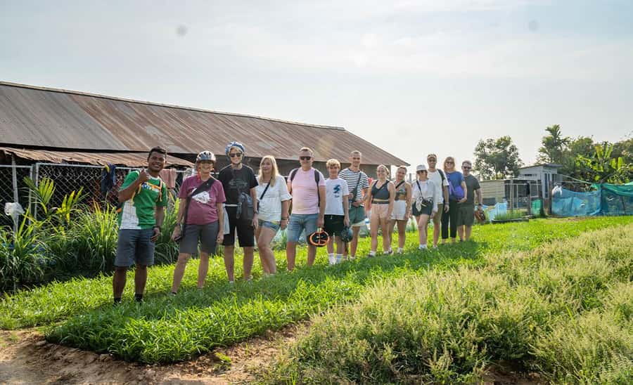 Siem Reap: Guided Countryside Bike Tour - Temples and the quieter side of Cambodian culture