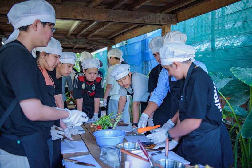 Siem Reap: Guided Day Trip to Local Village & Cooking Class - From Siem Reap streets to a country village