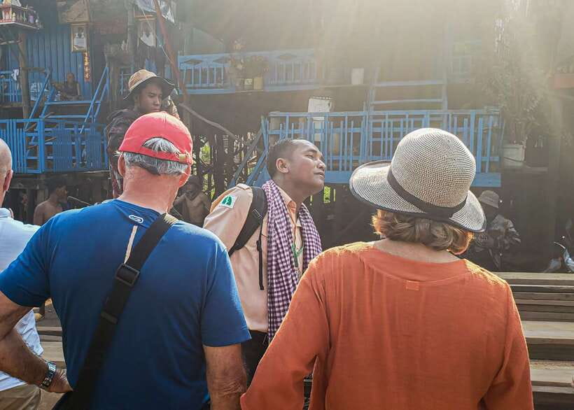 Siem Reap: Kampong Phluk Floating Village Tour with Boat - The Colorful Hindu and Buddhist Religious Site