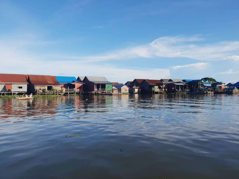 Siem Reap: Kompong Khleang Floating Village Guided Tour - The boat trip across Tonle Sap
