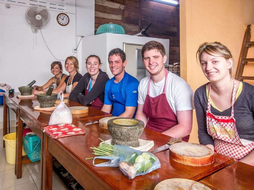 Siem Reap: Morning Cooking Class & Market Tour - Reading a real Siem Reap market
