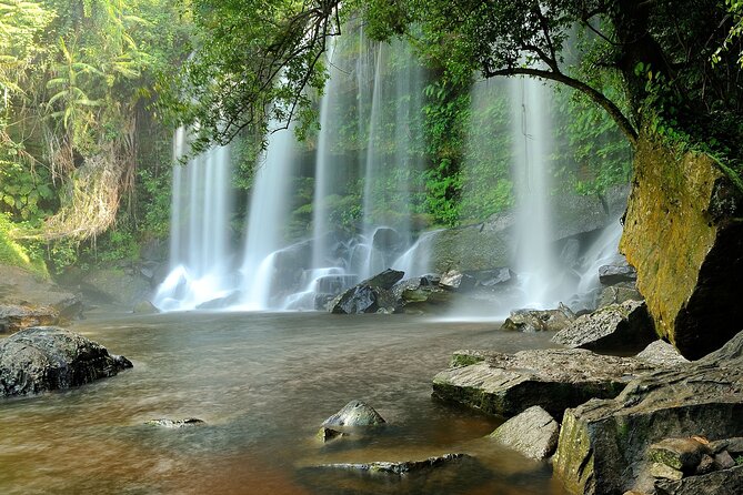 Siem Reap Outdoor Private Tour (Waterfalls 50km from Siem Reap) - A village stop and lunch on Street 08