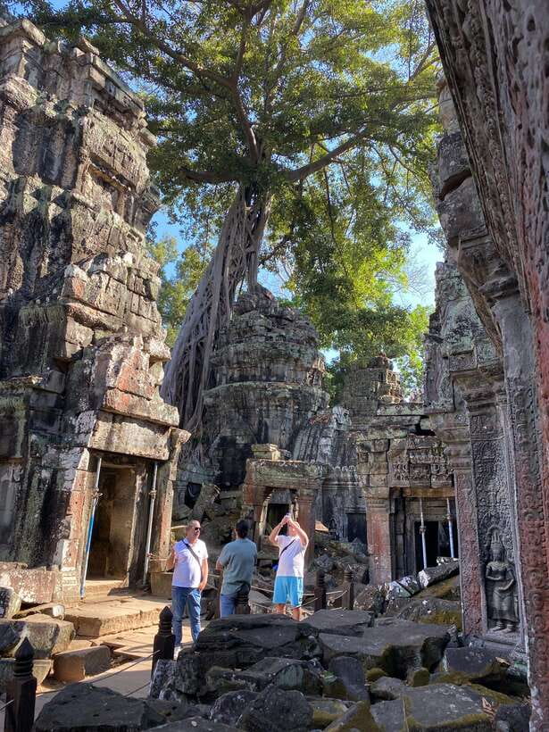 Siem Reap: Personalized Angkor Wat Sunrise/Set by TukTuk/Car - Angkor Thom through its gates and smaller monuments