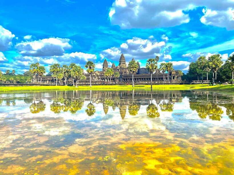 Siem Reap: Private Angkor Wat & Bakheng Mountain Sunset Tour - Key points at a glance
