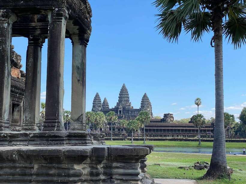 Siem Reap: Private Angkor Wat & Bakheng Mountain Sunset Tour - Should you book this Angkor Wat and Bakheng tour?