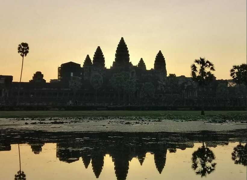 Siem Reap Private Car Charter with English Speaking Driver - What the car service feels like during a long temple day