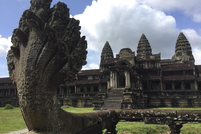 Siem Reap: Private Custom Angkor Wat Tour with Local Guide - A traditional tuk-tuk and practical comfort