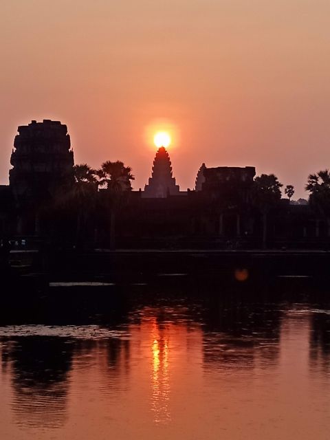 Siem Reap Private Tour: Angkor Wat Sunrise And Banteay Srei - Banteay Srei and the finest carved details
