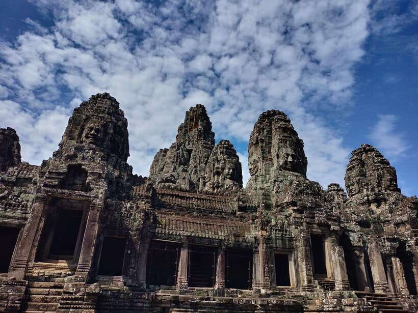 Siem Reap Private Tour: Angkor Wat Sunrise And Banteay Srei - What a private guide adds to the temples