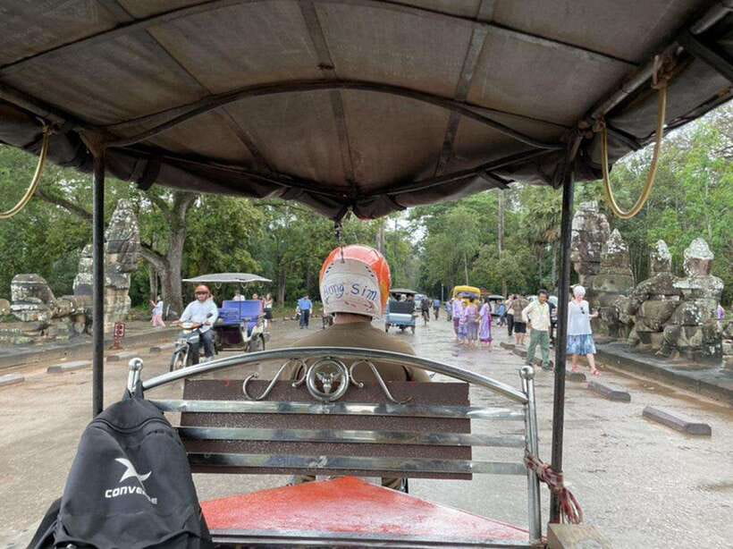 Siem Reap : Private Tuk-Tuk Tour of the Magnificent Temples. - Starting with Angkor Passes and Angkor Wat