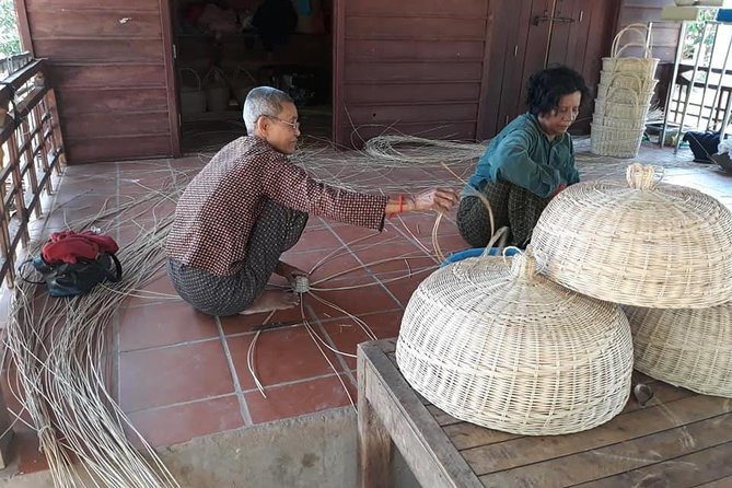 Siem Reap: Silk Farm & Countryside Offbeat Jeep Tour - Rice Noodles, Bamboo Sticky Rice, and Basket Work