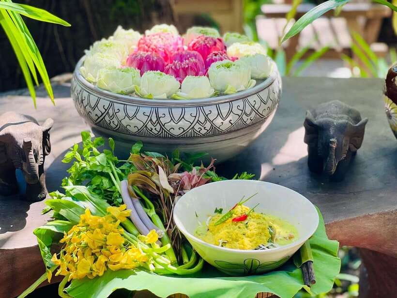 Siem Reap: Small Group Street Food Tour with Tuk-Tuk Ride - Key points to know before booking