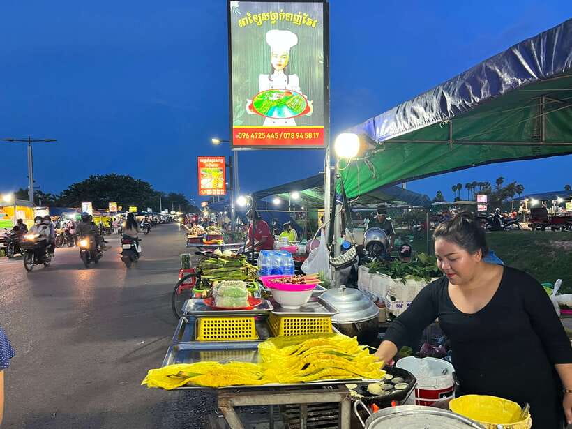 Siem Reap: Small Group Street Food Tour with Tuk-Tuk Ride - Practical details that affect your evening