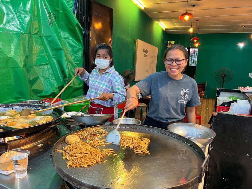 Siem Reap: Small Group Street Food Tour with Tuk-Tuk Ride - A tuk-tuk evening that starts with more than insects