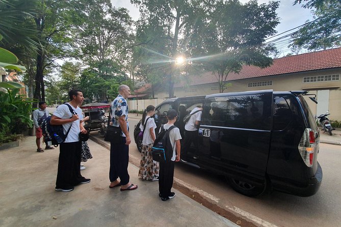 Siem Reap to Battambang Private Guided Tour (Day Trip) - Phsar Nath Market and local snacks