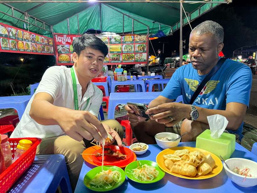 Siem Reap: Tonle Sap and Kampong Phluk Tour with Street Food - The flooded forest and seasonal water levels