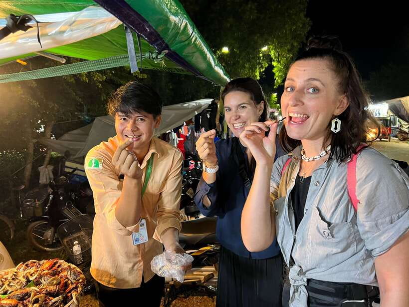 Siem Reap: Tonle Sap and Kampong Phluk Tour with Street Food - A Buddhist monastery on an artificial island