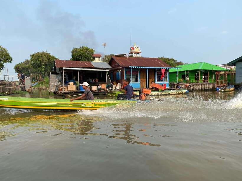 Siem Reap: Tonle Sap, Kampong Phluk & Floating Village Tour - Wat Kampong Phluk and the Local School