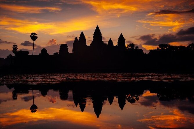 Siem Reap Tour: Angkor Wat Sunrise, Bayon, Ta Prohm, Banteay Srei - Banteay Srei and its fine pink sandstone