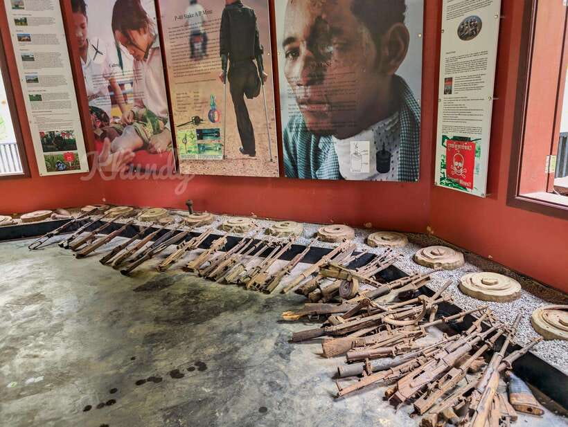 Siem Reap: War Museum included Ticket & Free Round trip - Guns, clothing, photographs, and the human story