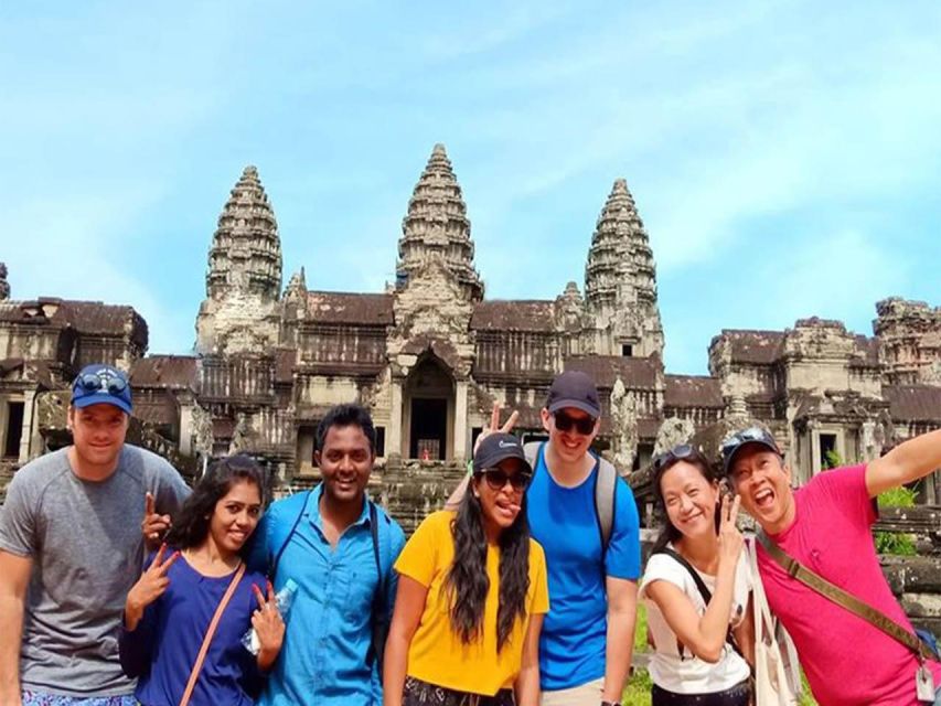 Small-Group Explore Angkor Wat Sunrise Tour with Guide - What the guide adds to the morning