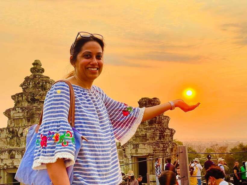 Small-Group Full Day Angkor wat Guide tour with Sun set - Transport, group size, and the rhythm of the day
