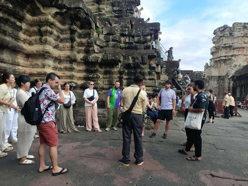 Small-Group Full Day Angkor wat Guide tour with Sun set - Angkor Wat: two hours with the Khmer masterpiece