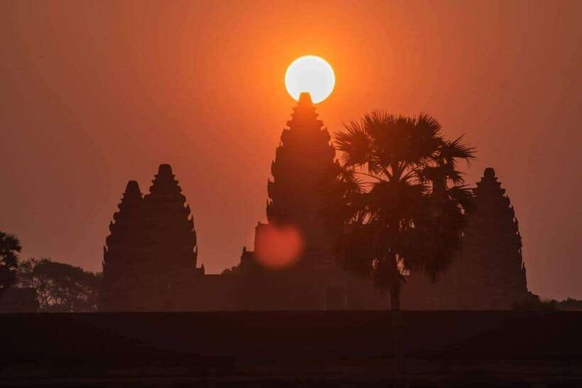 Sunrise at Angkor Wat Temple: 3-Hour Private Tour - Crossing into the world of Angkor Wat