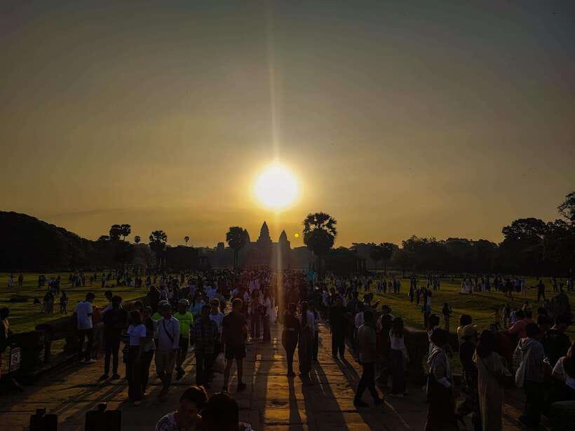 Sunrise at Angkor Wat Temple: 3-Hour Private Tour - Practical tips for a smoother visit