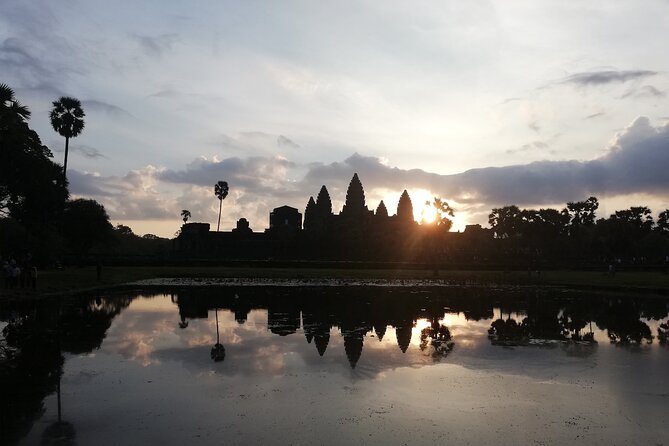 Sunrise Small Group Tour to Angkor Wat Temple - Angkor Thom and the South Gate