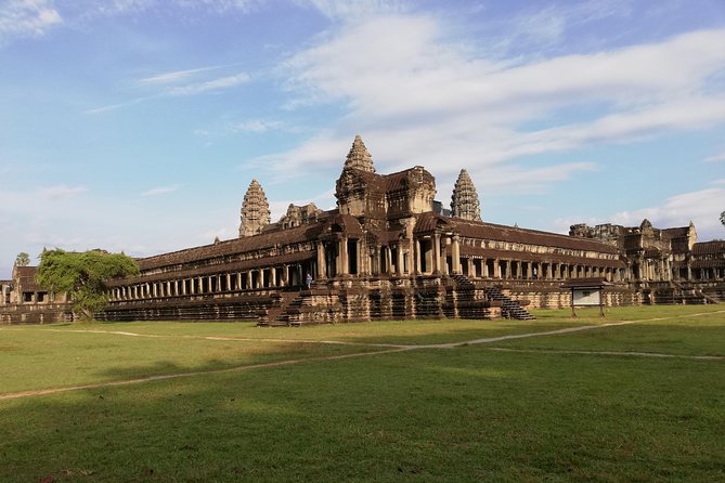 Sunrise Small Group Tour to Angkor Wat Temple - What the guide adds to the temples