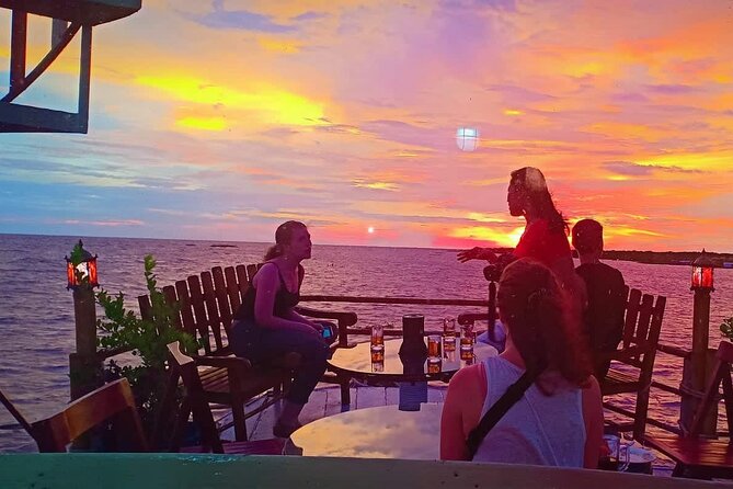 Sunset Dinner and drinks includes a Floating Village cruise tour. - A 10-minute look at lotus farming