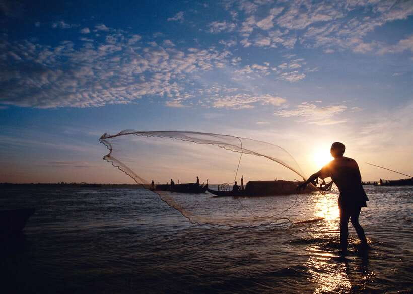 Sunset Dinner Tour: Tonle Sap Lake Floating Village - Dinner on the old Queen Tara