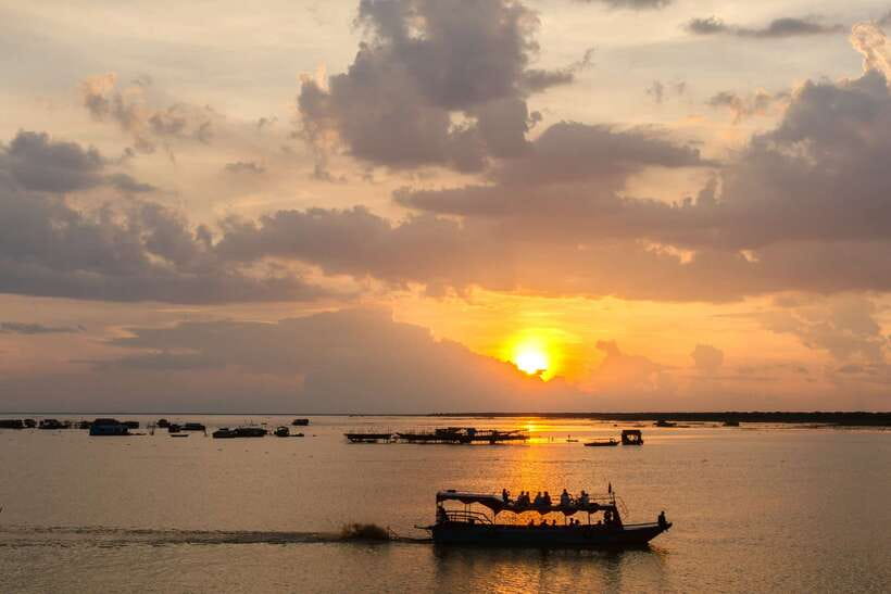 Sunset Dinner Tour: Tonle Sap Lake Floating Village - A lotus farm with more meaning than a photo stop