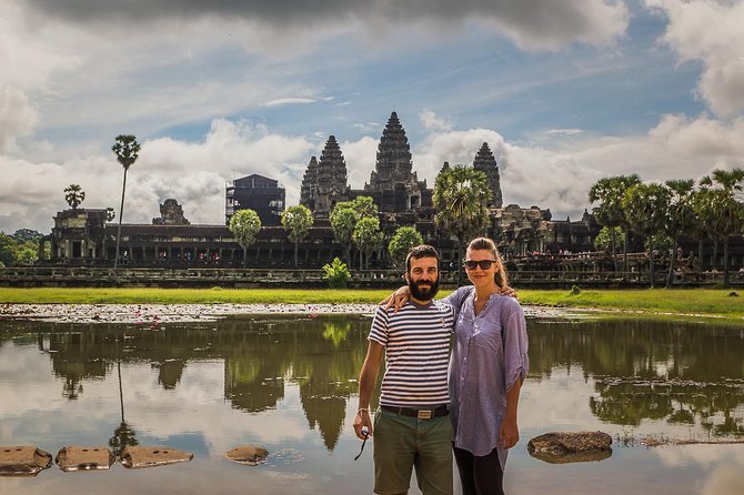 Sunset or sunrise bicycle tour around Angkor Wat and nearby temples - Timing, transfers, bikes, and group size