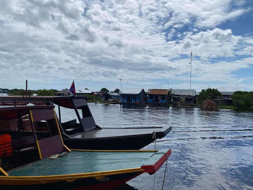 Tonle sap, Kompong Phluk (Floating village) Private Tour - The floating forest by boat