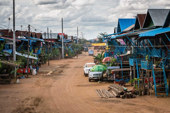 Tonle Sap Lake & Kampong Khleang Village Day Tour - Kampong Khleang’s homes on tall stilts