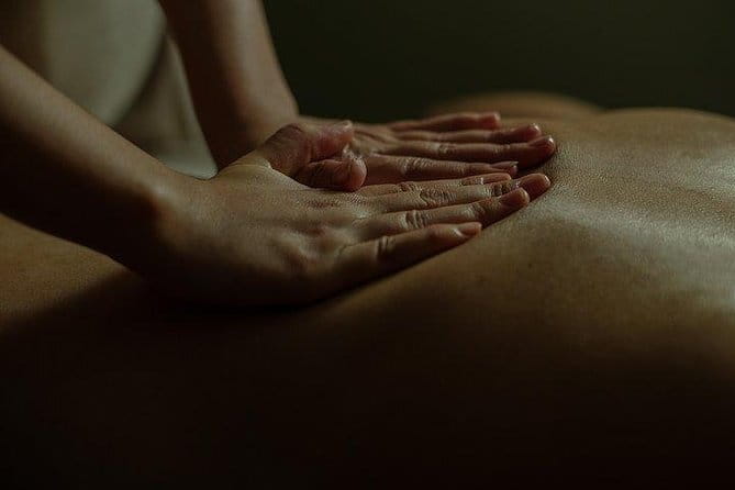 Traditional Head, Back & Shoulder Massage in Siem Reap - A calm welcome before the massage